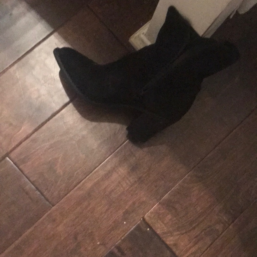 Boots - Picture 2 of 3
